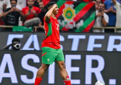 ليل وجماهيره يواسيان إكمان