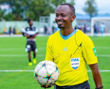 حكم رواندي يقود مباراة شبيبة القبائل والجيش الملكي