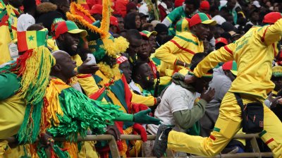 طلاب وأطباء مغاربة في السينغال يدعون إلى الهدوء بعد عاصفة كأس افريقيا