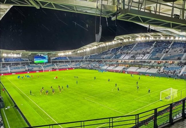 العصبة الاحترافية تُعيد مباراة اتحاد تواركة والرجاء لملعب المدينة