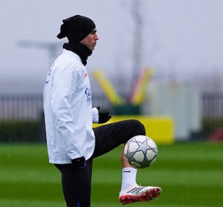 حكيمي يعود عبر بوابة نيوكاستل