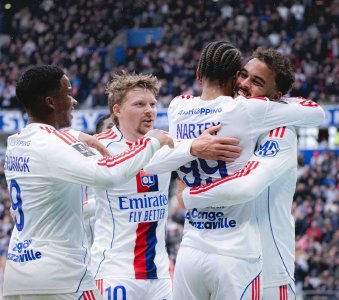 بطولة فرنسا: ليون يعمق جراح ليل ويقترب من عصبة الأبطال