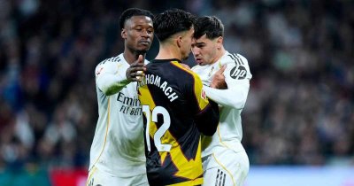 ماذا جرى بين دياز وأخوماش ؟