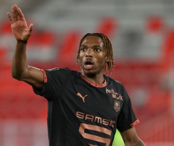 ليفربول يسبق تشلسي في التعاقد مع المدافع الفرنسي جاكي