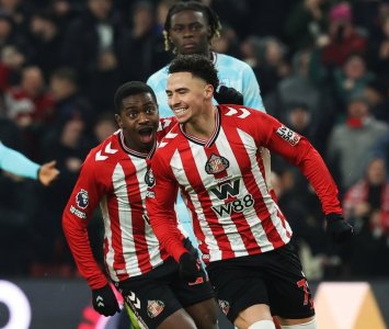 ثلاثية لسندرلاند والطالبي وضع ثالث بصمة هدف بالبريمرليغ