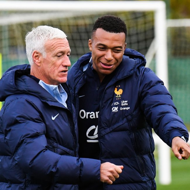 ديشان: مبابي ليس  أنانيا  ولا يحتاج إلى الجري  11 كلم في كل مباراة 