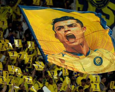 رونالدو يصنع الحدث ويثير الجدل