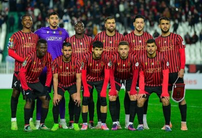 فضيحة: مناصرو اتحاد الجزائر يعتدون على فريقهم بكوت ديفوار