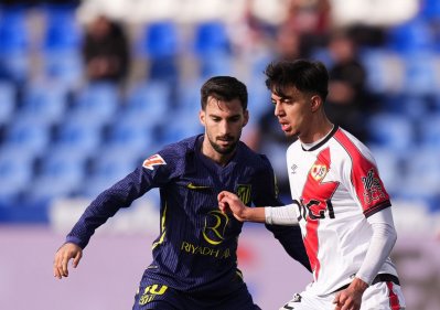 اخوماش يحسم ديربي مدريد