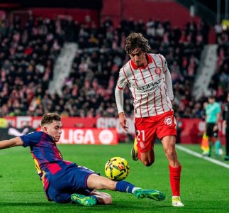 بطولة إسبانيا: برشلونة يتخلى عن الصدارة بخسارته ديربي كاطالونيا