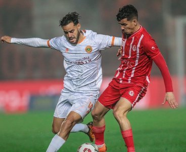البطولة الإحترافية 1..  البرتقالي  يطيح بالفتح رغم نقصه العددي