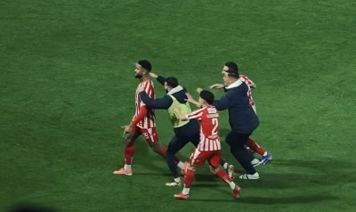النادي المكناسي يهزم اتحاد طنجة ب10 لاعبين