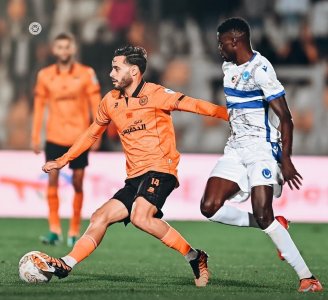 عصبة أبطال إفريقيا.. نهضة بركان ينجو من فخ الهلال وينتزع تعادلا صعبا