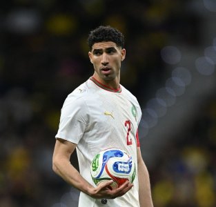 حكيمي يقترب من رقم النيبت