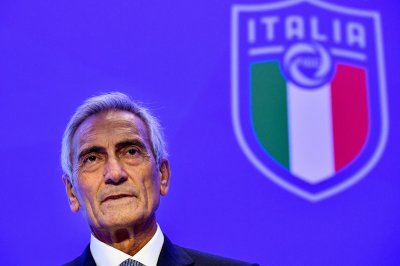 رئيس الاتحاد الإيطالي لكرة القدم غابرييلي غرافينا يقدّم استقالته من منصبه