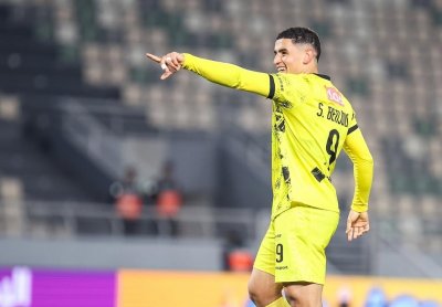 المغرب الفاسي يُحصّن بنجديدة بعقد جديد