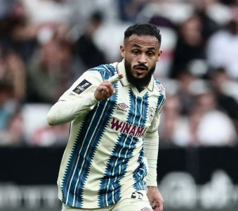 أي رسائل يوجهها بوفال للناخب الوطني؟
