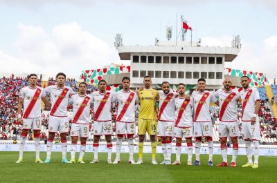 الوداد على صفيح ساخن.. مغادرة فردية للاعبين تشعل الغضب