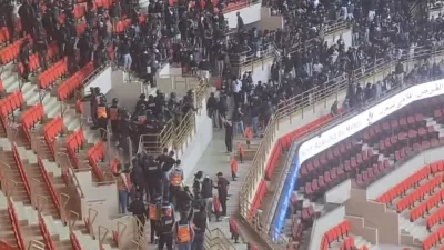 الشغب يُخيم على كلاسيكو الجيش والرجاء