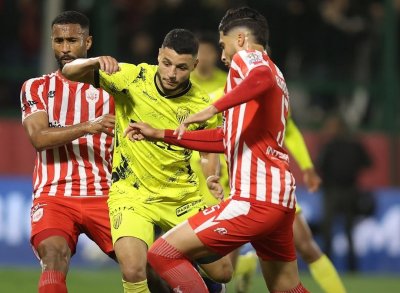 البطولة الإحترافية 1.. البياض في قمة النادي المكناسي والمغرب الفاسي