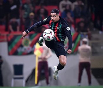 أندية خليجية ومغربية تطارد رضا سليم والأهلي يستبعد عودته