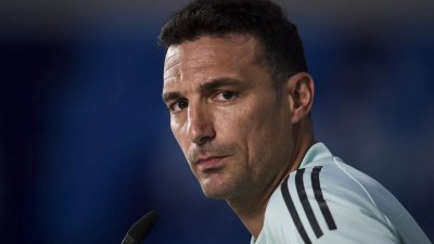 مدرب الأرجنتين يعتبر المغرب مرشحا للقب